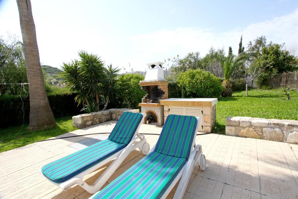Alonia Villas 피조우리 외부 사진