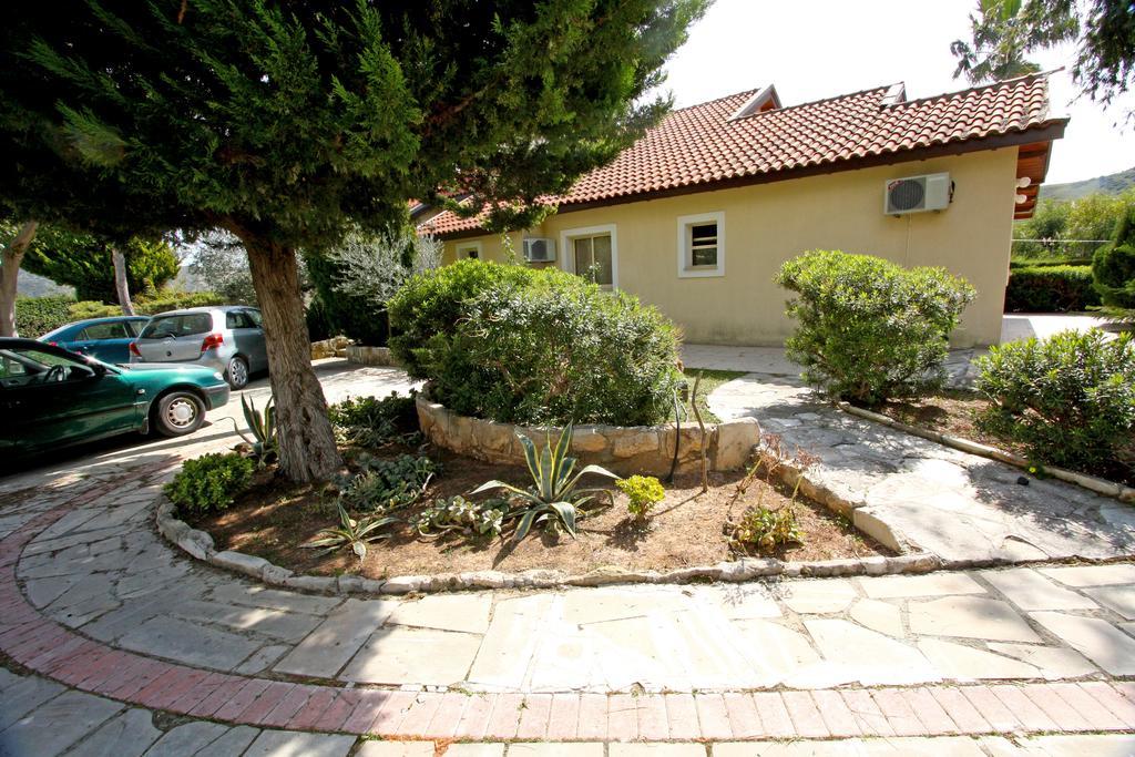 Alonia Villas 피조우리 외부 사진
