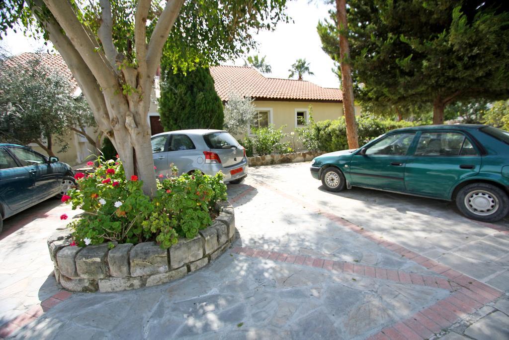 Alonia Villas 피조우리 외부 사진