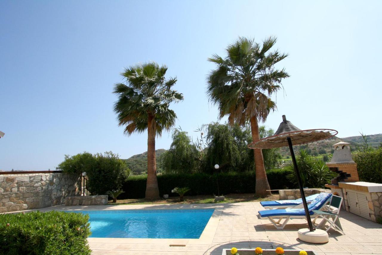 Alonia Villas 피조우리 외부 사진